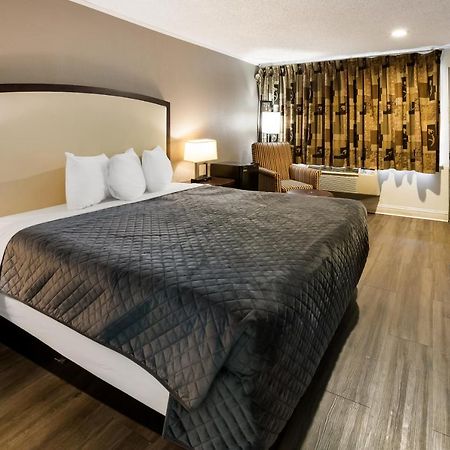 Knights Inn Fayetteville - Fort Bragg Eksteriør billede