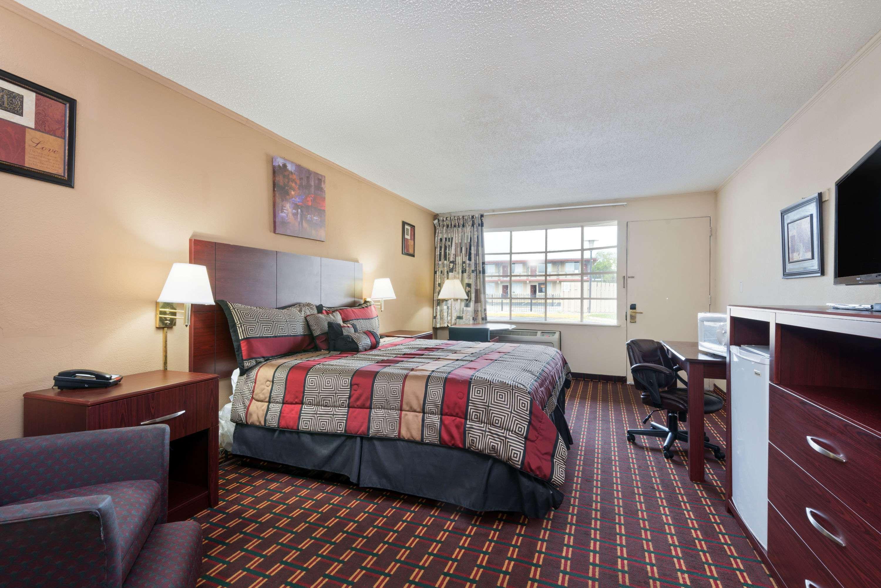 Knights Inn Fayetteville - Fort Bragg Eksteriør billede