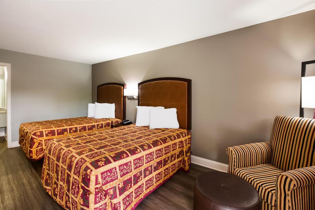 Knights Inn Fayetteville - Fort Bragg Eksteriør billede