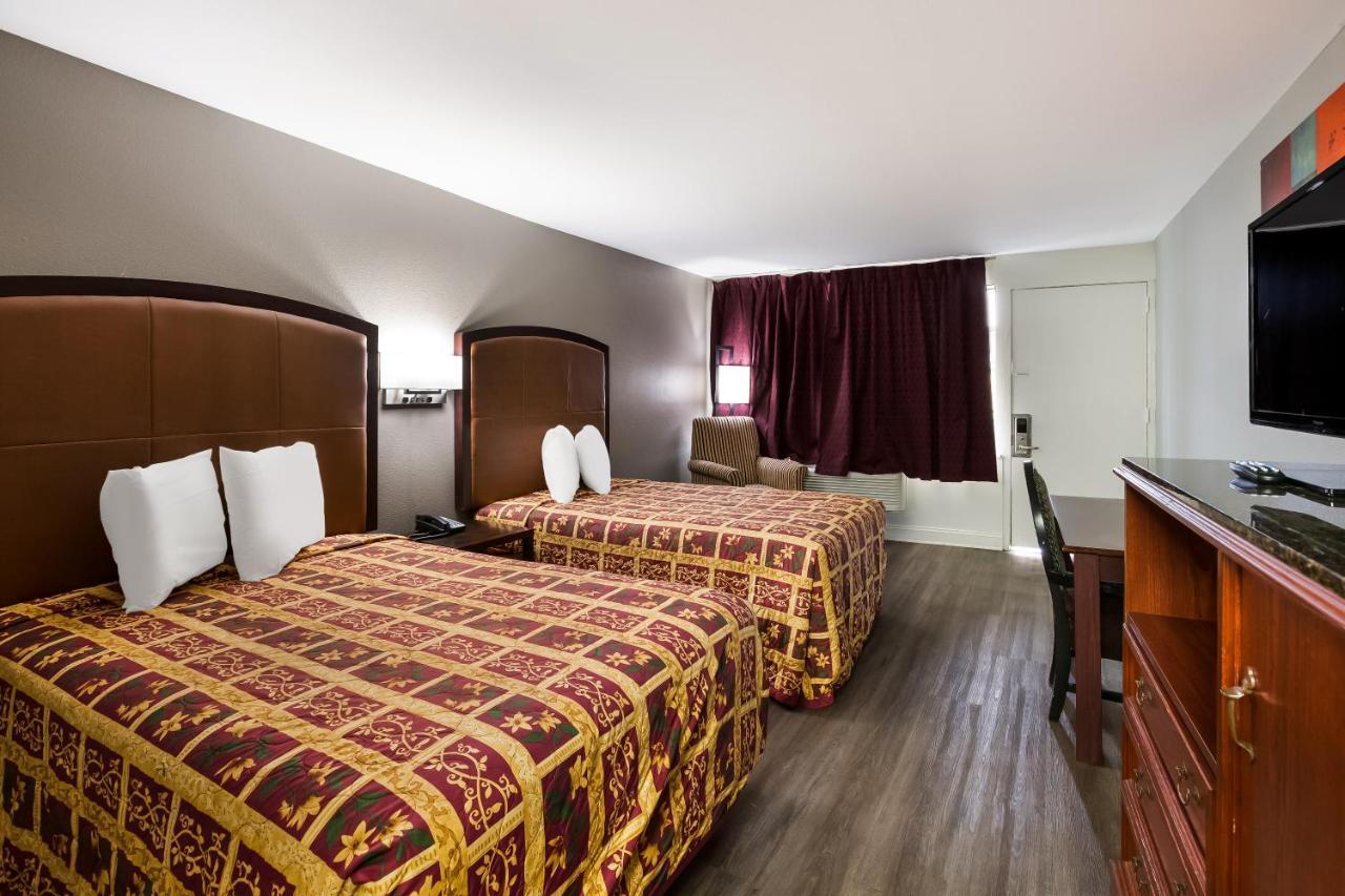 Knights Inn Fayetteville - Fort Bragg Eksteriør billede